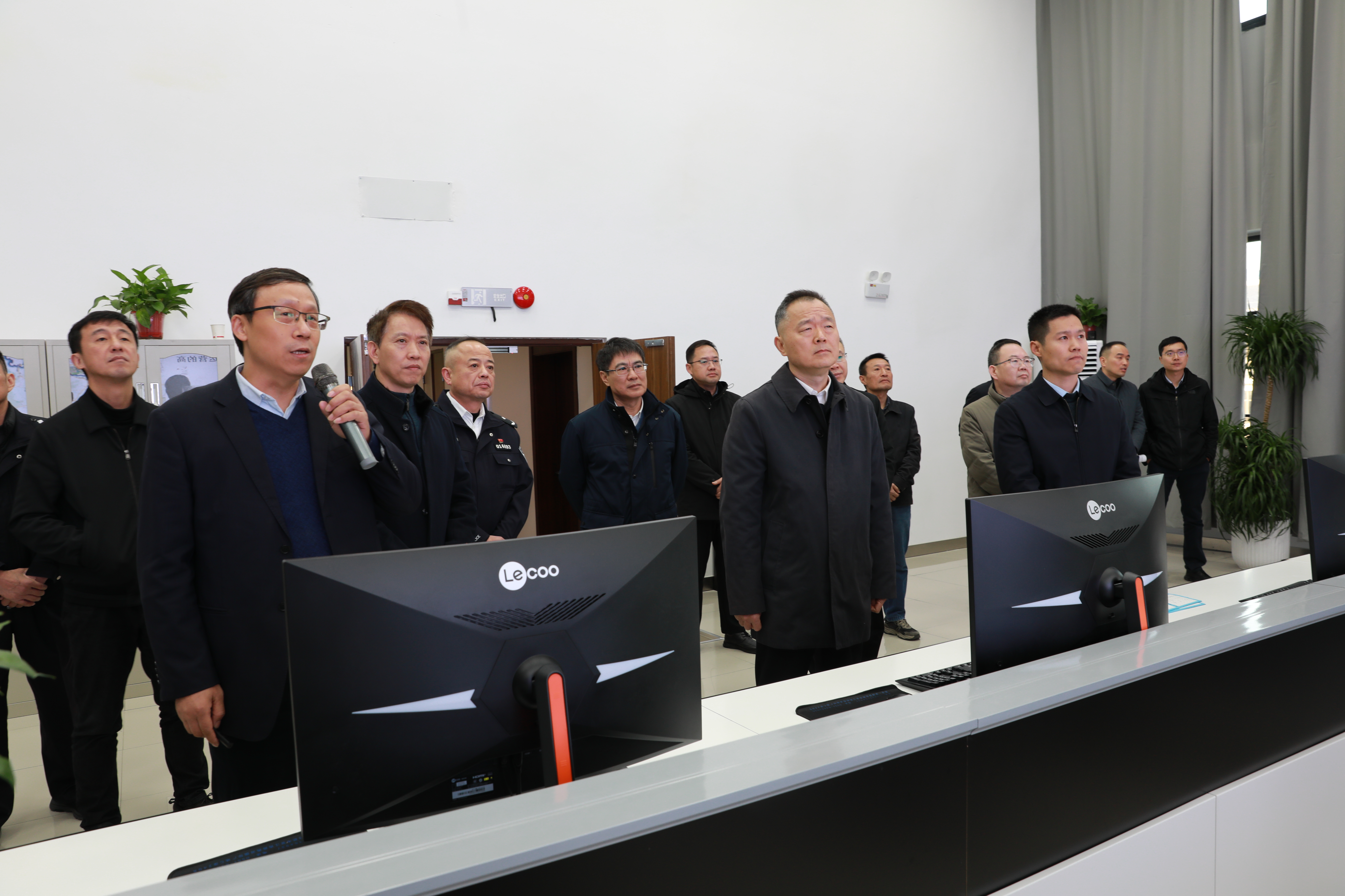 馬書記調(diào)研五蒙.jpg 馬書記調(diào)研五蒙.jpg